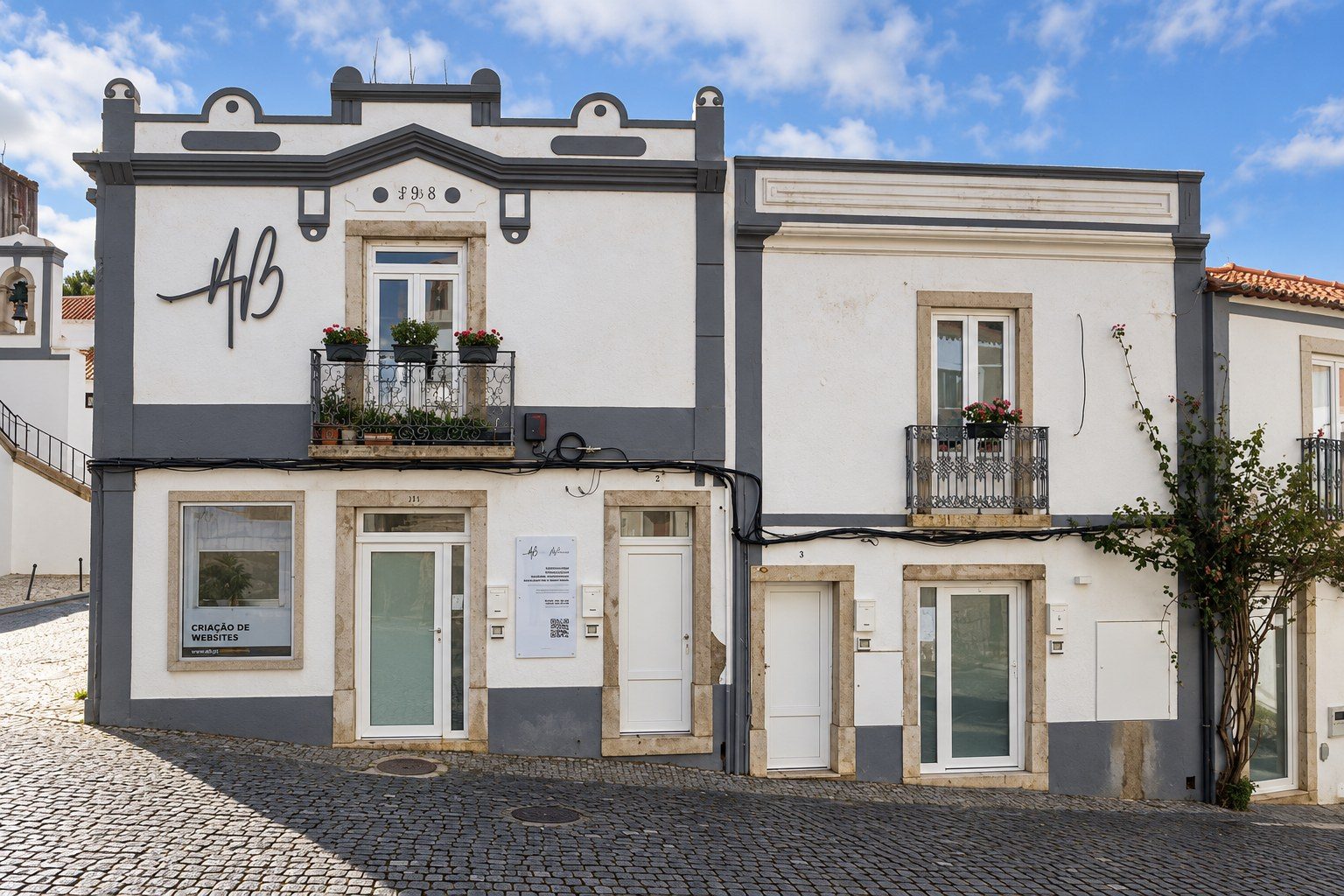 Largo do Município Apartments, the rehabilitated façades with the Anchorbelievers studio